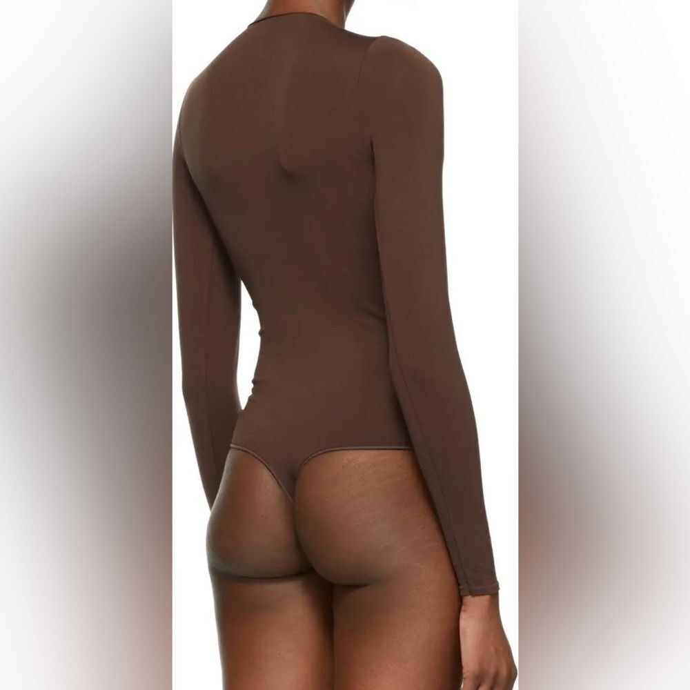 SKIMS Brown Essential Thong Long Sleeve Bodysuit NWOT - Picture 3 of 3